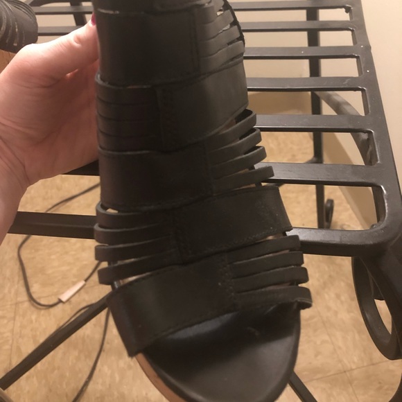 Shoes - Picture 5 of 6